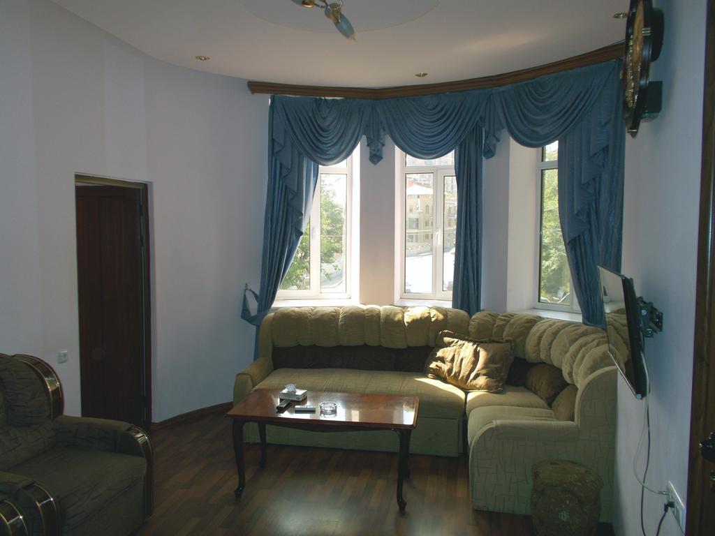 Manand Hotel Yerevan Exterior foto